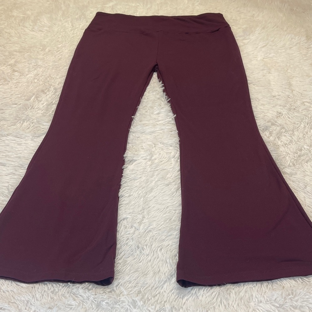 UNBRANDED Burgundy Flared Pants WOMENS SIZE 3XL 92 POLYESTER, 8 SPANDEX 
sku203